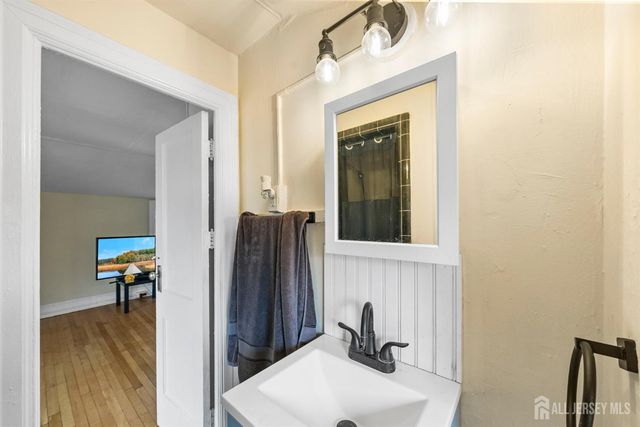 270 Suydam Street, New Brunswick, NJ 08901