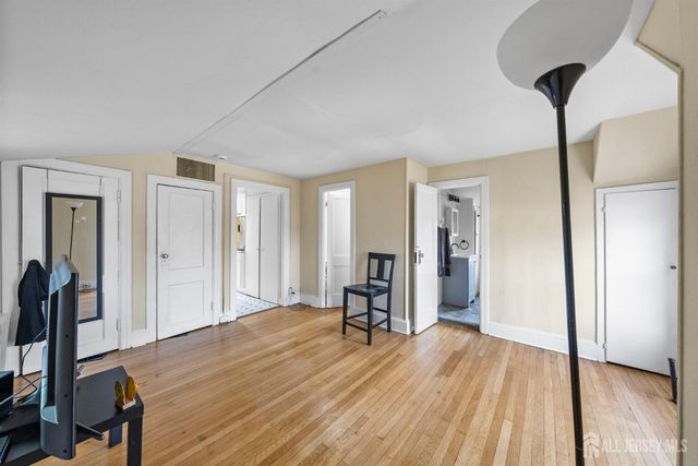 270 Suydam Street, New Brunswick, NJ 08901