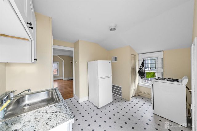 270 Suydam Street, New Brunswick, NJ 08901