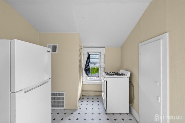 270 Suydam Street, New Brunswick, NJ 08901