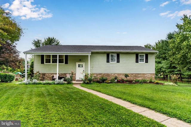 15 PARKSIDE DR, Hummelstown, PA 17036