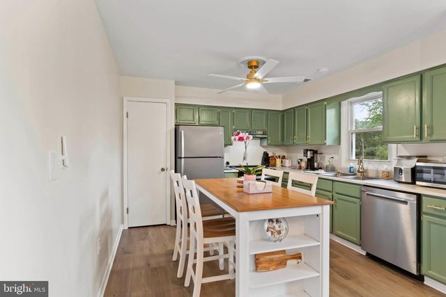 15 PARKSIDE DR, Hummelstown, PA 17036
