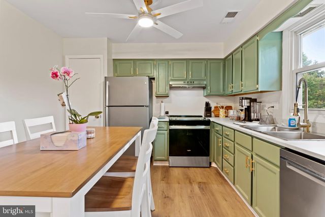 15 PARKSIDE DR, Hummelstown, PA 17036