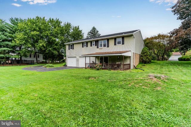 15 PARKSIDE DR, Hummelstown, PA 17036