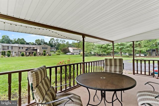 15 PARKSIDE DR, Hummelstown, PA 17036
