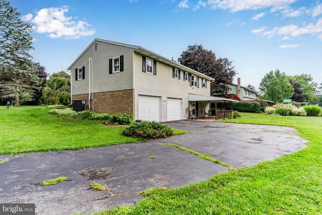 15 PARKSIDE DR, Hummelstown, PA 17036