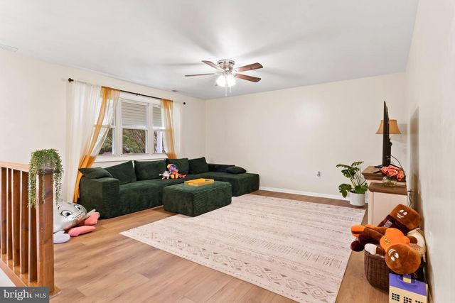15 PARKSIDE DR, Hummelstown, PA 17036