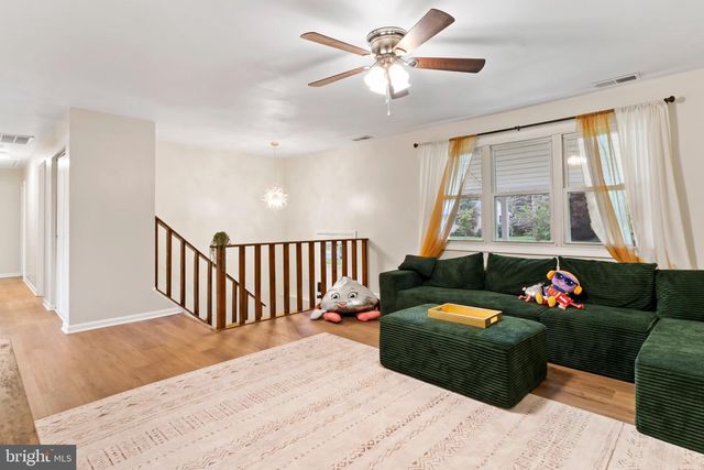 15 PARKSIDE DR, Hummelstown, PA 17036