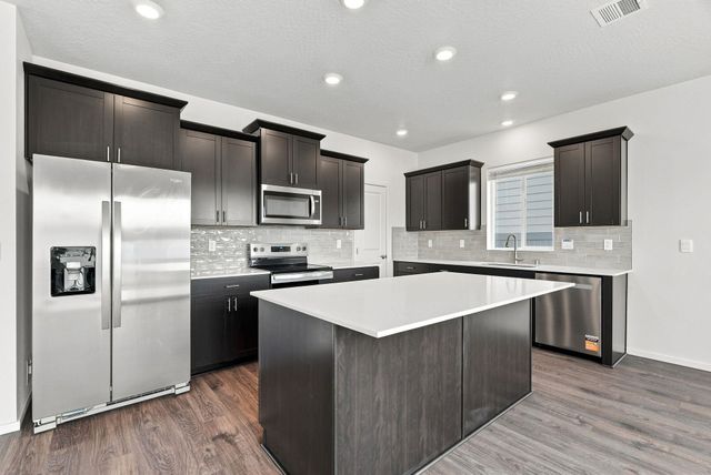 2511 S Warren Ln, Spokane Valley, WA 99037