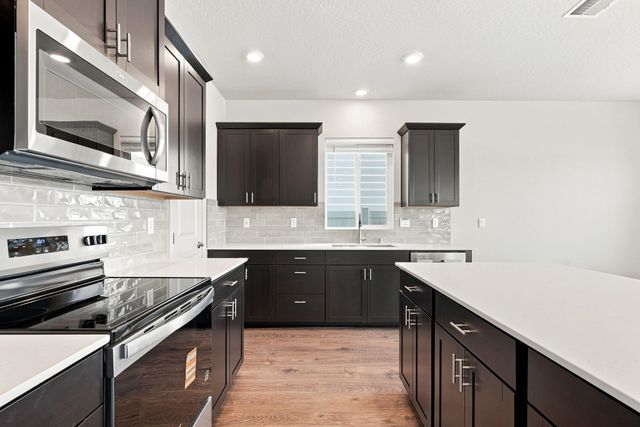 2511 S Warren Ln, Spokane Valley, WA 99037