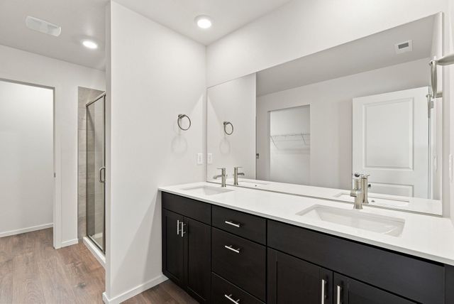 2511 S Warren Ln, Spokane Valley, WA 99037