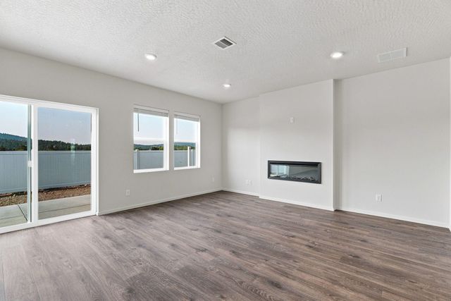 2511 S Warren Ln, Spokane Valley, WA 99037