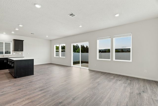 2511 S Warren Ln, Spokane Valley, WA 99037