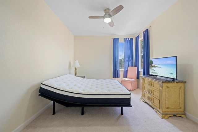 1384 Harbor View W, Hollywood, FL 33019