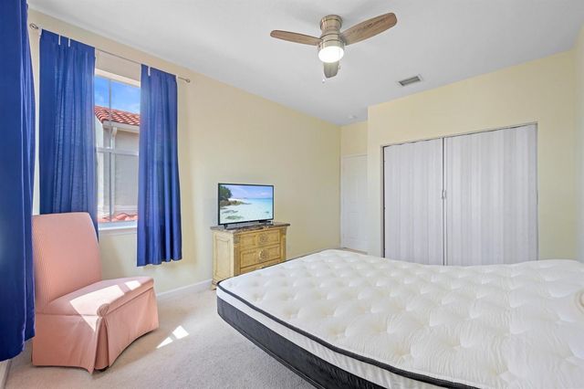 1384 Harbor View W, Hollywood, FL 33019