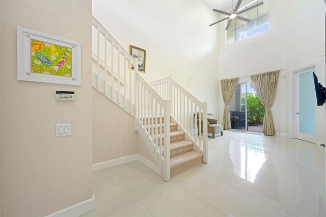 1384 Harbor View W, Hollywood, FL 33019