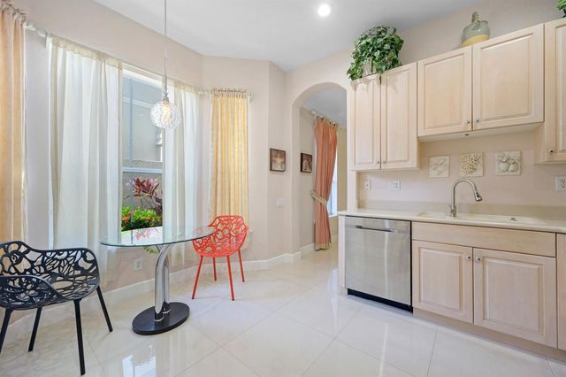 1384 Harbor View W, Hollywood, FL 33019