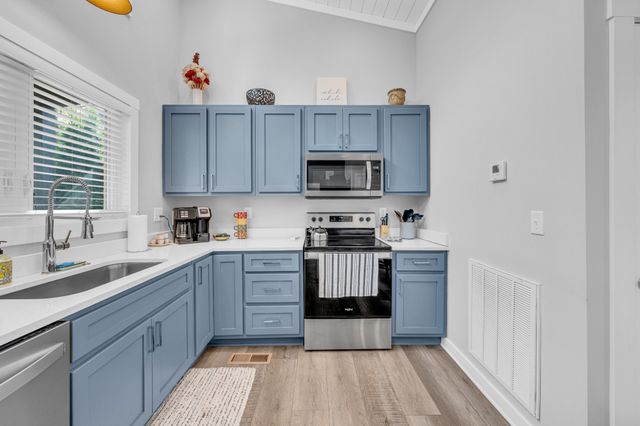 237 Waters Edge Way, Tracy City, TN 37387