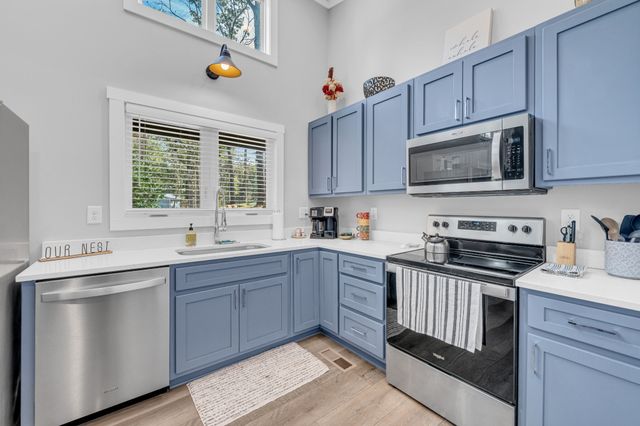 237 Waters Edge Way, Tracy City, TN 37387