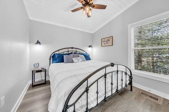 237 Waters Edge Way, Tracy City, TN 37387