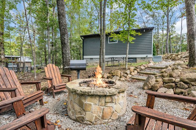 237 Waters Edge Way, Tracy City, TN 37387