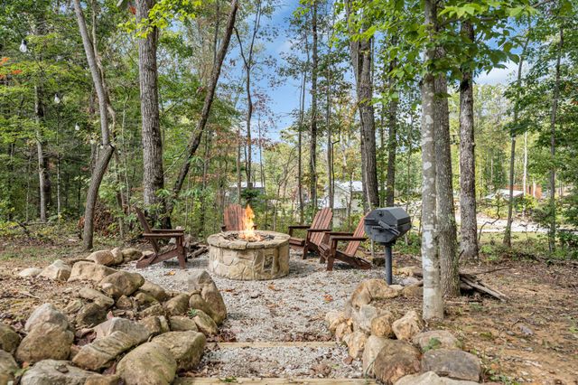 237 Waters Edge Way, Tracy City, TN 37387