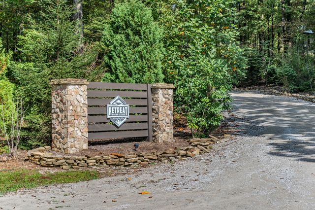 237 Waters Edge Way, Tracy City, TN 37387