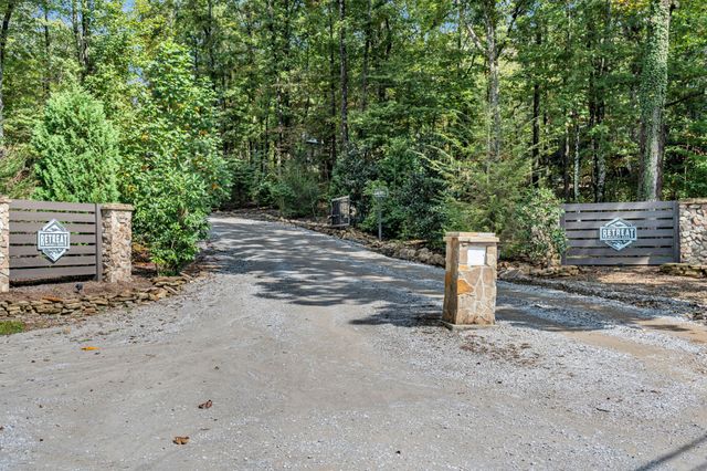 237 Waters Edge Way, Tracy City, TN 37387