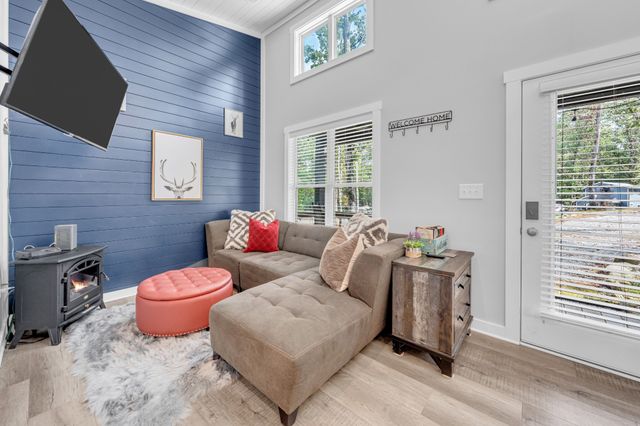 237 Waters Edge Way, Tracy City, TN 37387