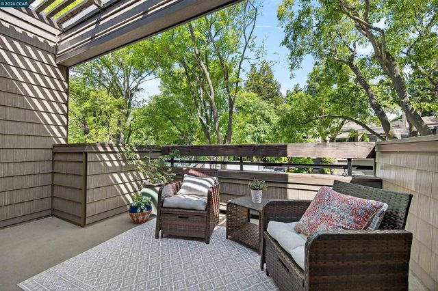 533 Monarch Ridge Dr, Walnut Creek, CA 94597