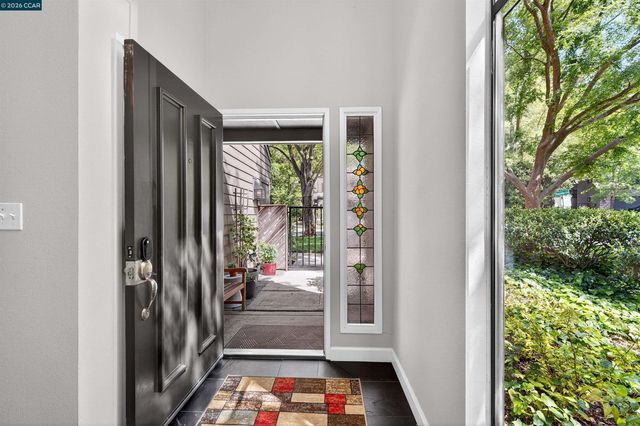 533 Monarch Ridge Dr, Walnut Creek, CA 94597