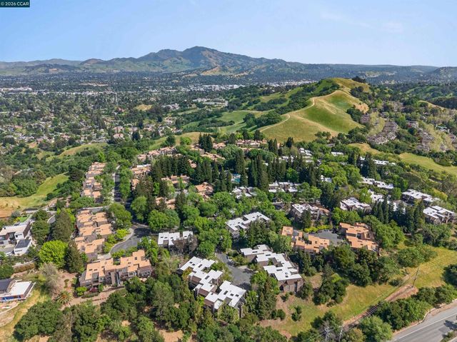533 Monarch Ridge Dr, Walnut Creek, CA 94597