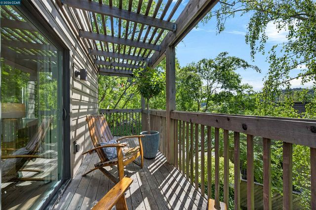 533 Monarch Ridge Dr, Walnut Creek, CA 94597