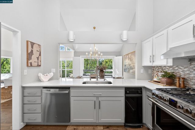533 Monarch Ridge Dr, Walnut Creek, CA 94597