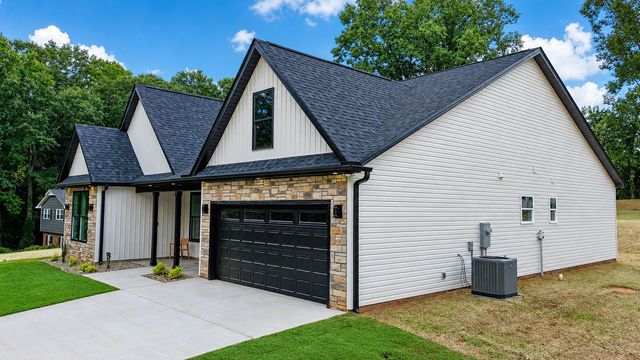 333 Peach Valley Drive, Spartanburg, SC 29303