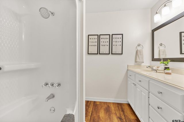 583 Cr 1010, Mt Vernon, TX 75457