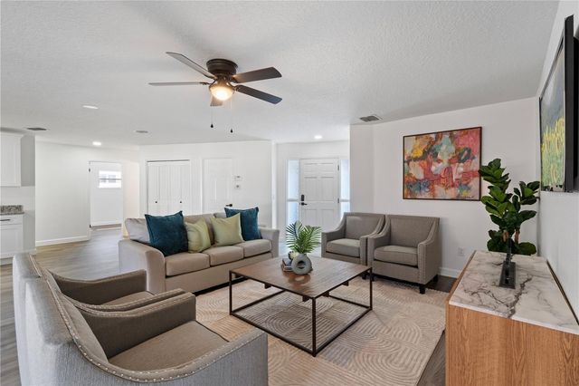 5923 STRATTON LANE, Orlando, FL 32808