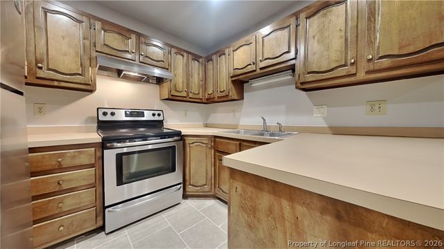 933 Creek Side Run, Fayetteville, NC 28303