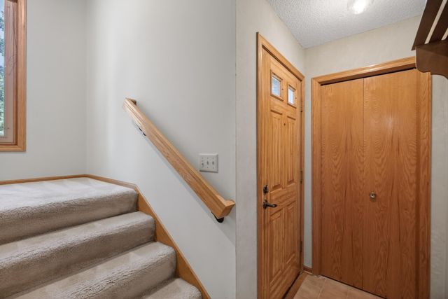 8773 Jasmine Lane, Eden Prairie, MN 55344