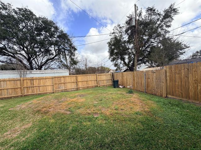 1408 Brandon Court, Bay City, TX 77414