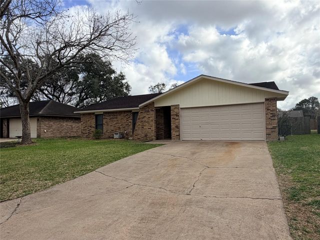1408 Brandon Court, Bay City, TX 77414