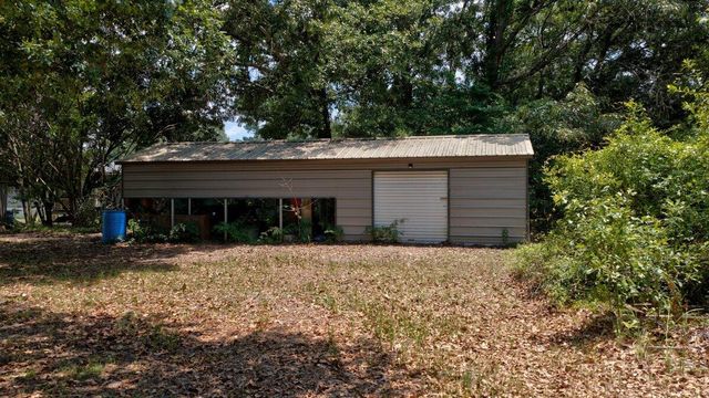 623 Barn Road, Bonneau, SC 29431