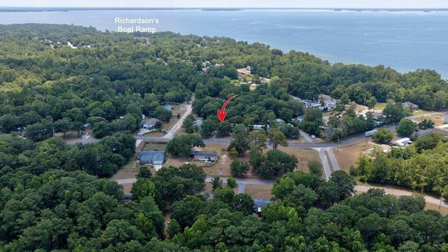 623 Barn Road, Bonneau, SC 29431