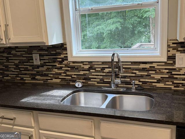 944 Crossing Rock Drive, Lawrenceville, GA 30043