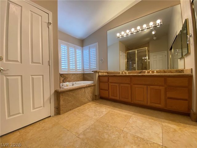 7816 Waterfalls Avenue, Las Vegas, NV 89128