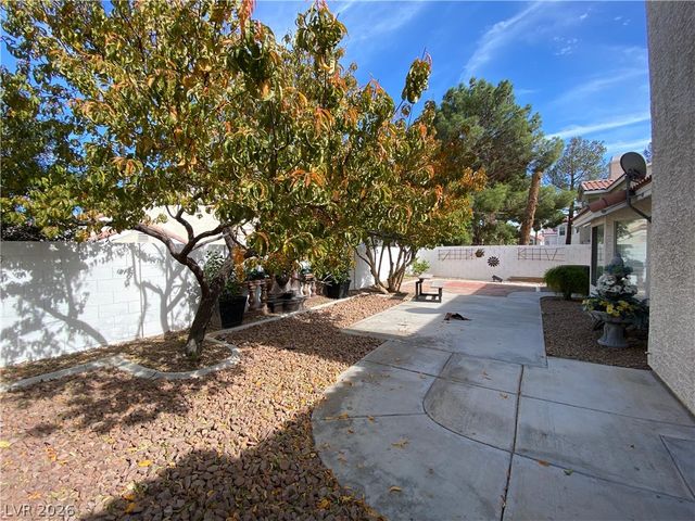 7816 Waterfalls Avenue, Las Vegas, NV 89128