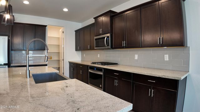 11046 W LEVI Drive, Tolleson, AZ 85353