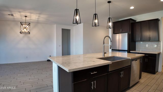 11046 W LEVI Drive, Tolleson, AZ 85353