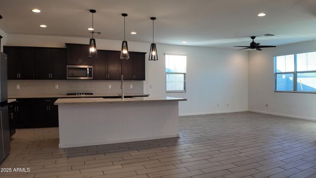 11046 W LEVI Drive, Tolleson, AZ 85353