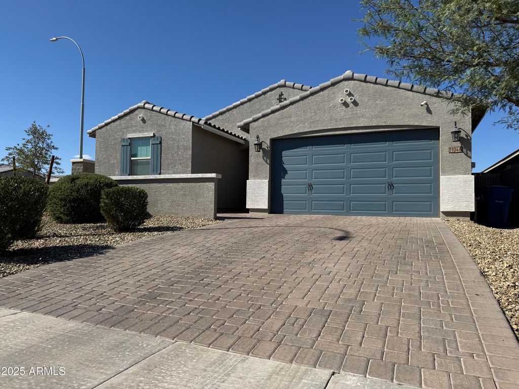 11046 W LEVI Drive, Tolleson, AZ 85353